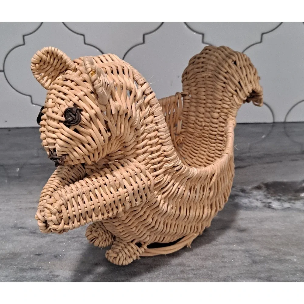 Wicker Squirrel Shaped Basket, Brown, Medium Indoor Freestanding